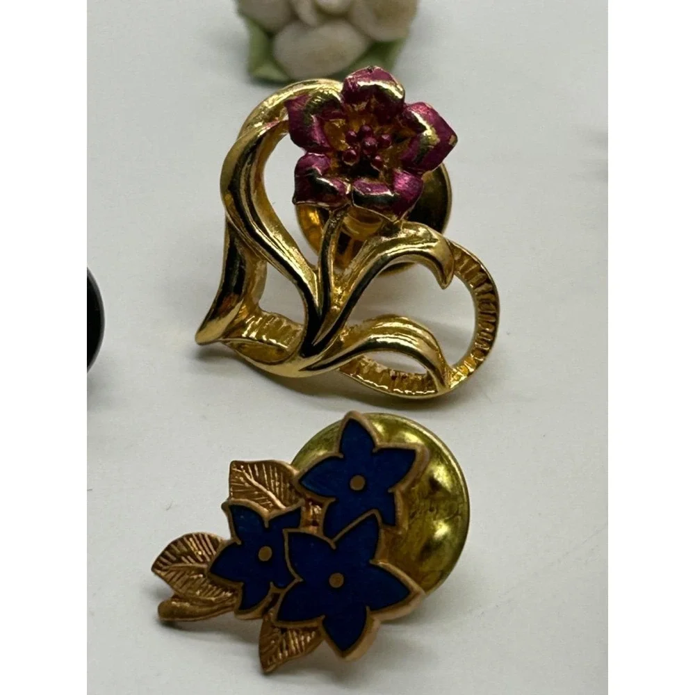 Vintage Lot Of 7 Flower Basket Floral Lapel Pins Pinbacks Brooch Tie Tacs